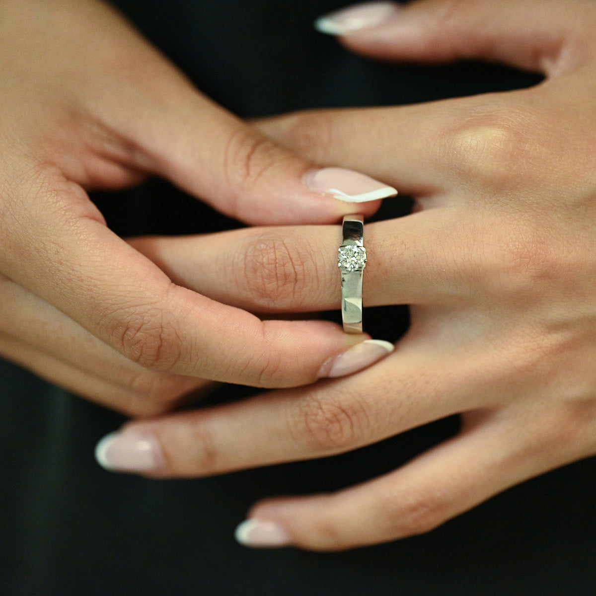 Solitario realizado en oro blanco y diamante. Joyas de segunda mano baratas. Joyas restauradas. Joyería Ian'Or. Envío gratis. Joyería Ian'Or Barcelona