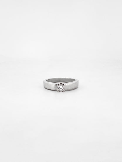 Solitario realizado en oro blanco y diamante. Joyas de segunda mano baratas. Joyas restauradas. Joyería Ian'Or. Envío gratis. Joyería Ian'Or Barcelona