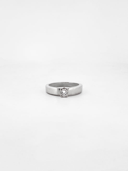 Solitario realizado en oro blanco y diamante. Joyas de segunda mano baratas. Joyas restauradas. Joyería Ian'Or. Envío gratis. Joyería Ian'Or Barcelona