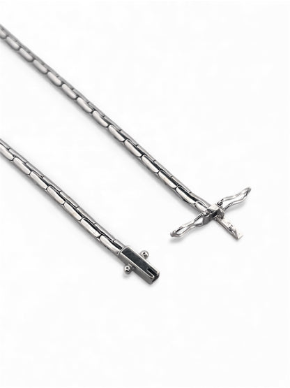 Gargantilla antigua realizada en oro blanco de 18kt con engaste central de 17 brillantes. Joyas vintage de lujo al mejor precio. Joyas antiguas de oro 18kt