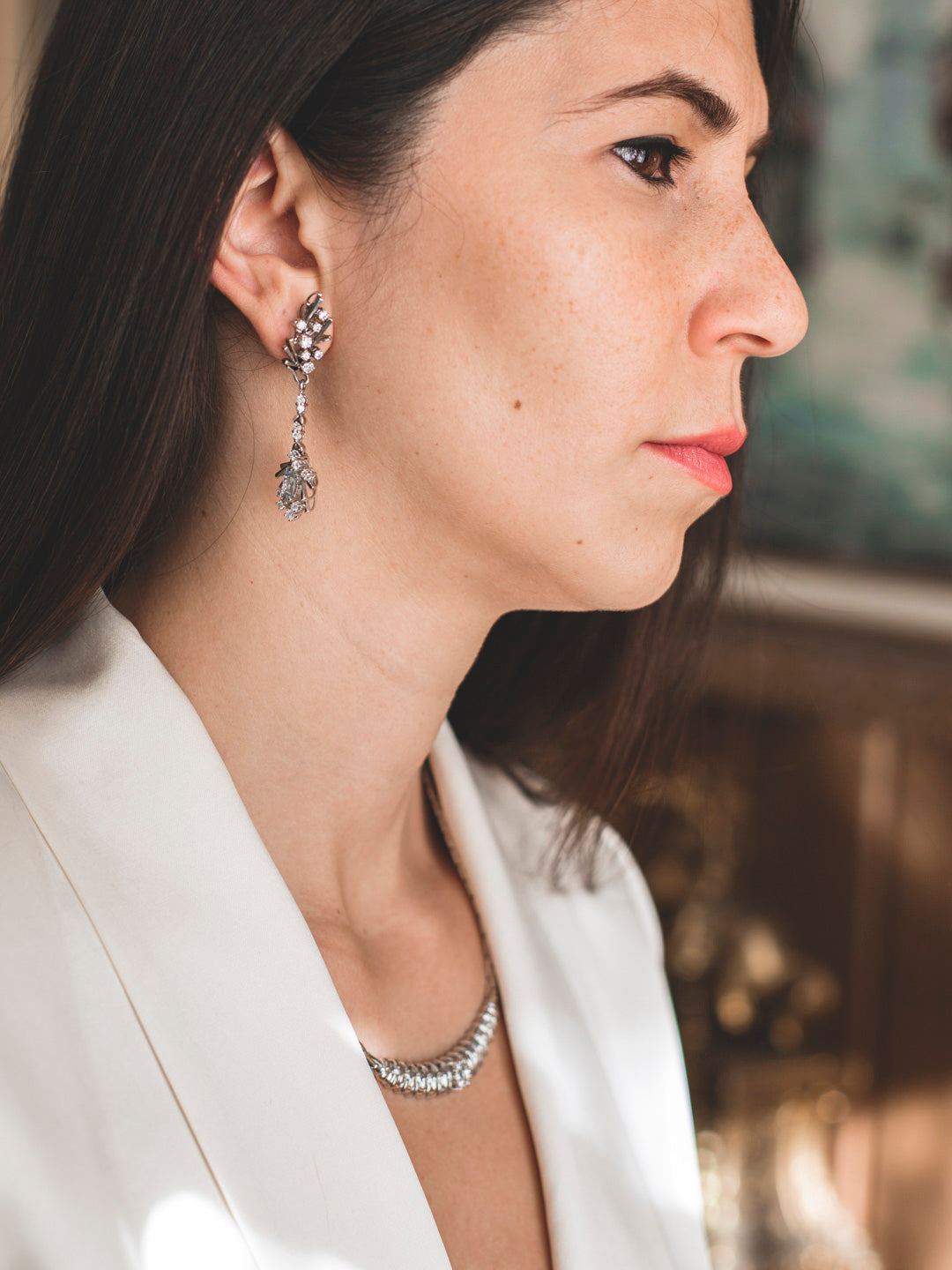 Gargantilla antigua realizada en oro blanco de 18kt con engaste central de 17 brillantes. Joyas vintage de lujo al mejor precio. Joyas antiguas de oro 18kt