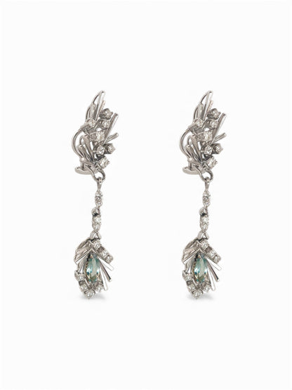 Comprar pendientes vintage largos realizados en oro blanco de 18kt. Cierre omega. Joyas vintage y antigua restauradas al mejor precio.