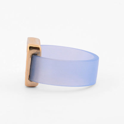 Comprar anillo original de Tous realizada en caucho y con 1 charm en el centro realizado en oro amarillo 18kt con detalles en oro y esmalte del iconico Osito de Tous.