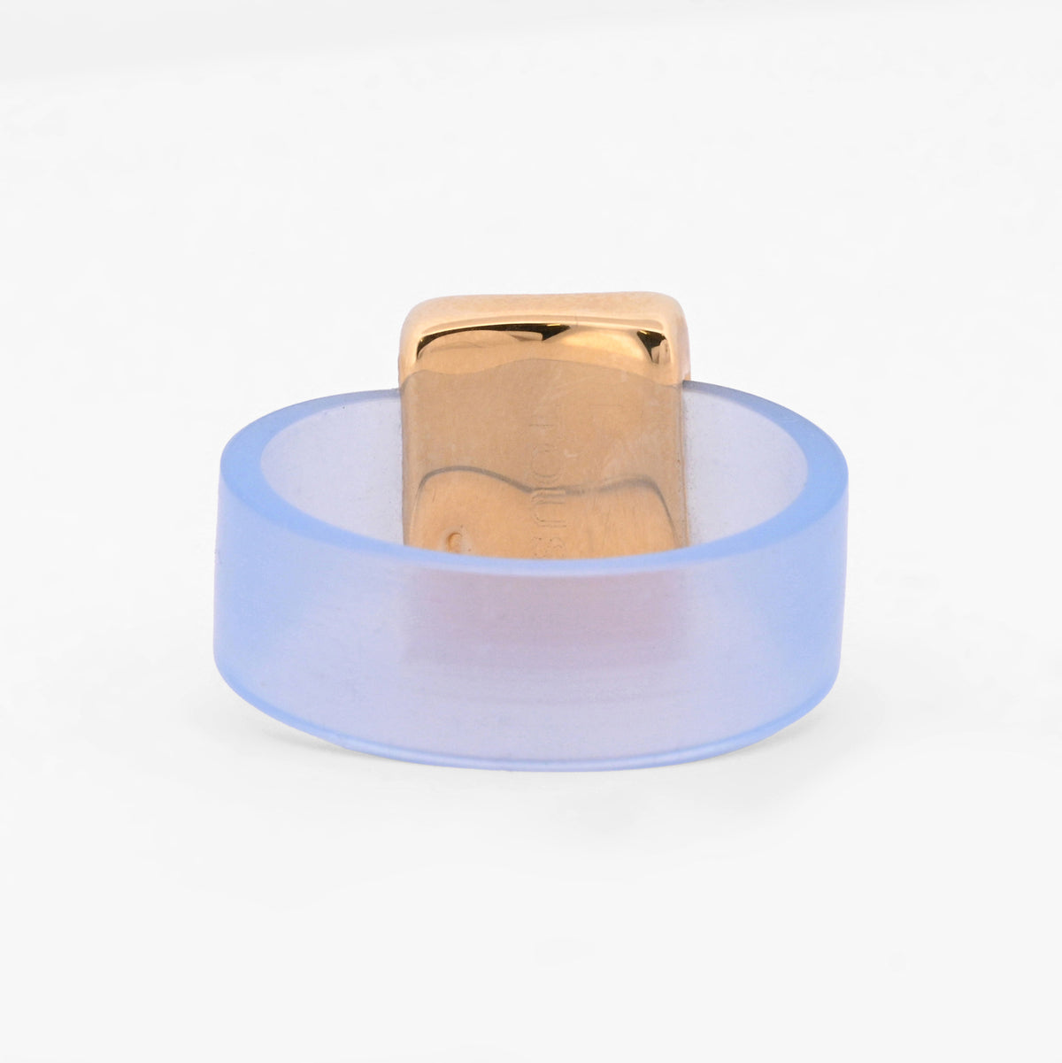 Comprar anillo original de Tous realizada en caucho y con 1 charm en el centro realizado en oro amarillo 18kt con detalles en oro y esmalte del iconico Osito de Tous.
