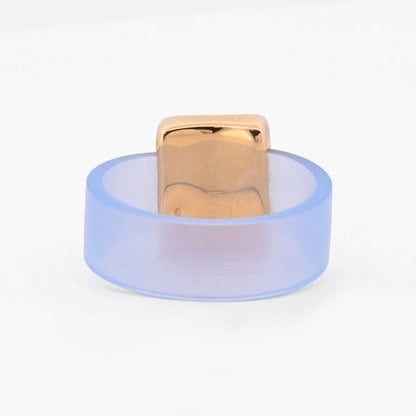 Comprar anillo original de Tous realizada en caucho y con 1 charm en el centro realizado en oro amarillo 18kt con detalles en oro y esmalte del iconico Osito de Tous.