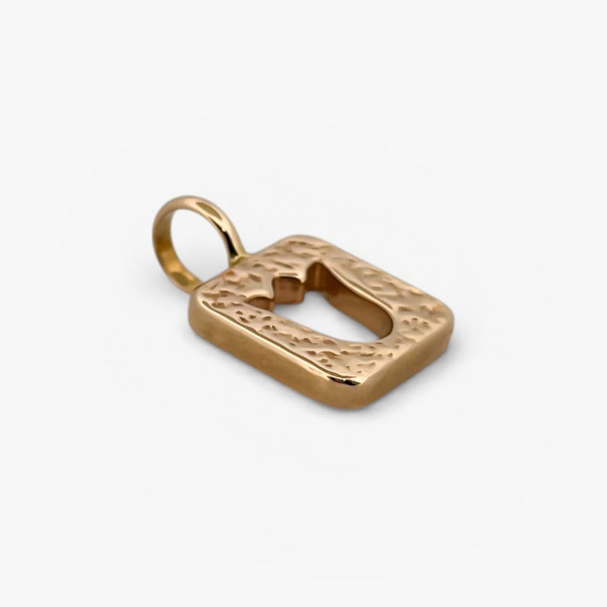 Comprar colgante de la firma TOUS en forma de tulipan realizado en oro amarillo de 18kt.Tous en oro amarillo de 18kt. Venta de joyas Tous segunda mano. Ian'Or.