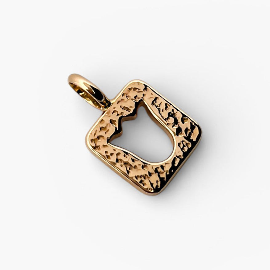 Comprar colgante de la firma TOUS en forma de tulipan realizado en oro amarillo de 18kt.Tous en oro amarillo de 18kt. Venta de joyas Tous segunda mano. Ian'Or.