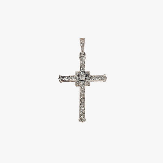 Cruz antigua realizada en platino oro amarillo y diamantes talla antigua. Cruces religiosas antiguas. Joyería Compro Oro Barcelona. Ian'Or.