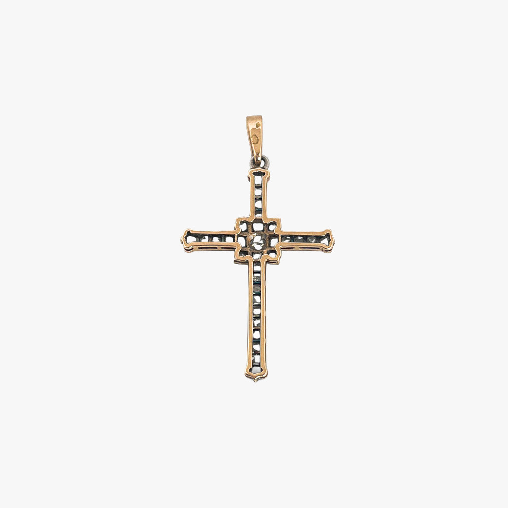Cruz antigua realizada en platino oro amarillo y diamantes talla antigua. Cruces religiosas antiguas. Joyería Compro Oro Barcelona. Ian'Or.