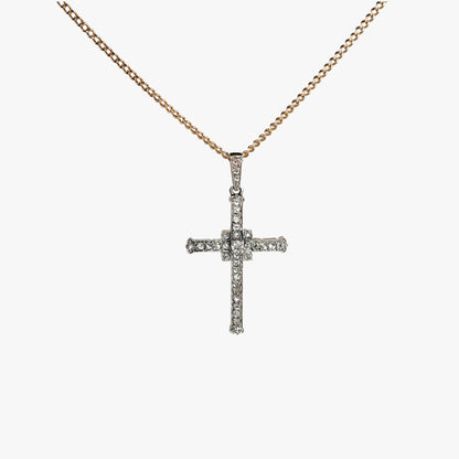 Cruz antigua realizada en platino oro amarillo y diamantes talla antigua. Cruces religiosas antiguas. Joyería Compro Oro Barcelona. Ian'Or.