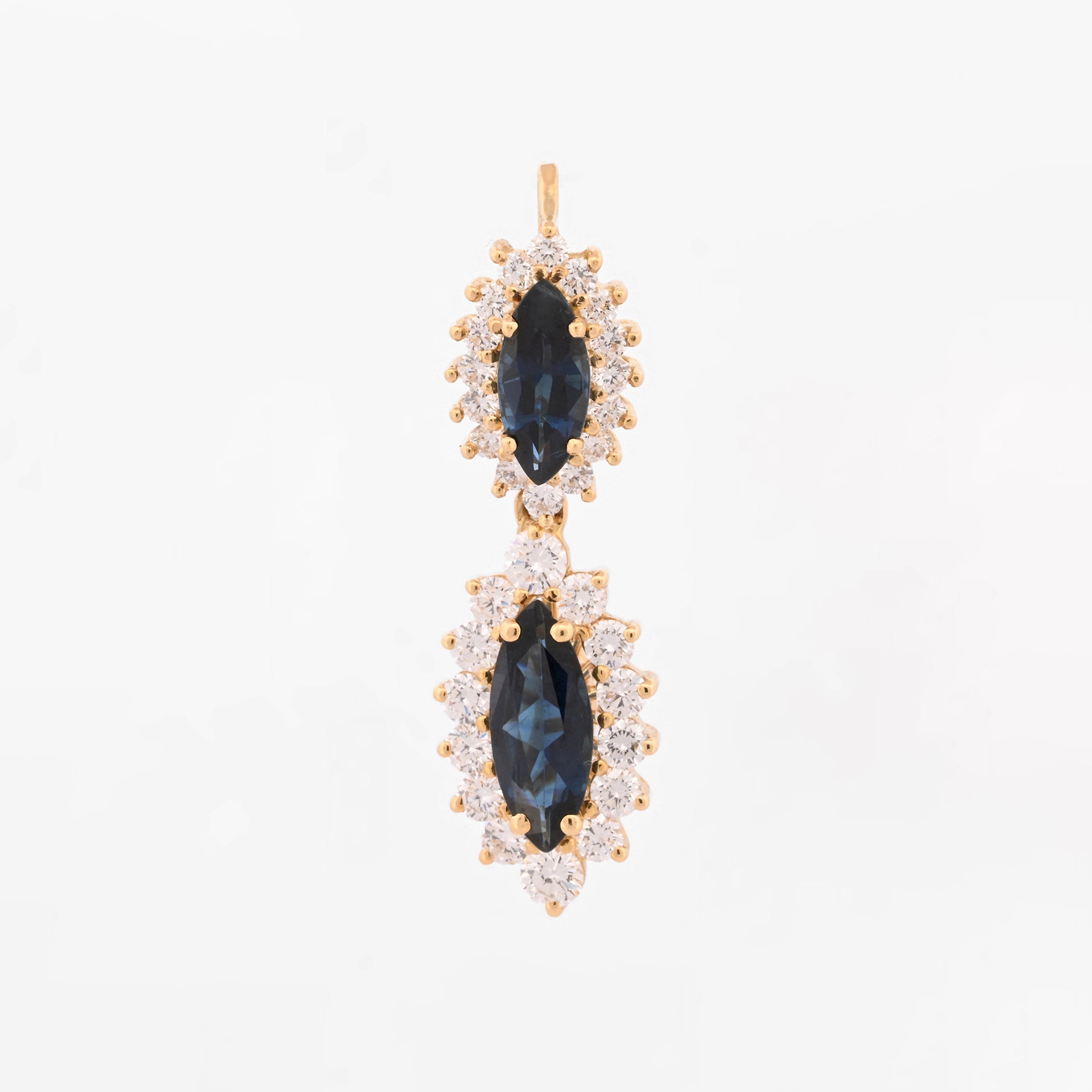 Colgante antiguo realizado en oro amarillo, con 2 rosetones unidos de zafiros talla marquise y orla de brillantes. Joyas antiguas con zafiros al mejor precio.