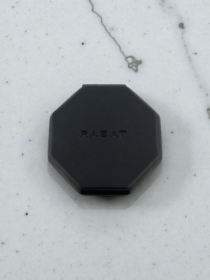 Comprar tresillo de la firma RABAT en oro blanco de 18kt con 3 diamantes talla brillante. Joyas Rabat al mejor precio. Envío GRATIS.