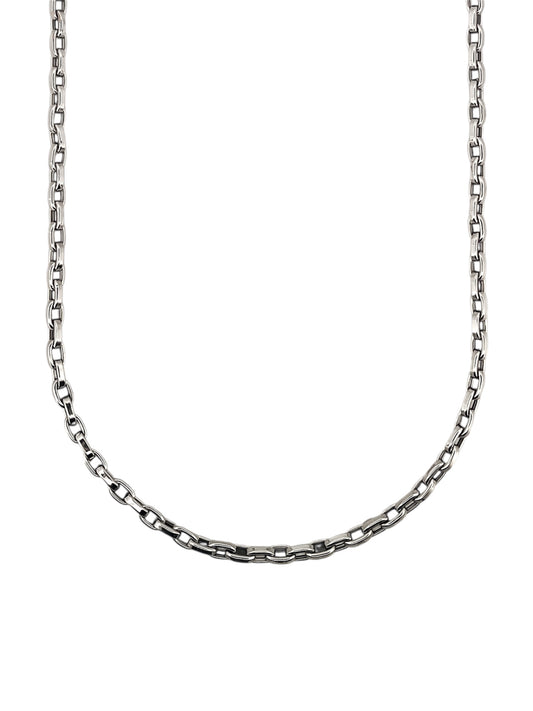 Comprar cadena realizada en oro blanco de 18kt con eslabones de 4mm y 49cm de largo.  Cierre tipo mosquetón. Cadenas de oro blanco gruesas de 18kt