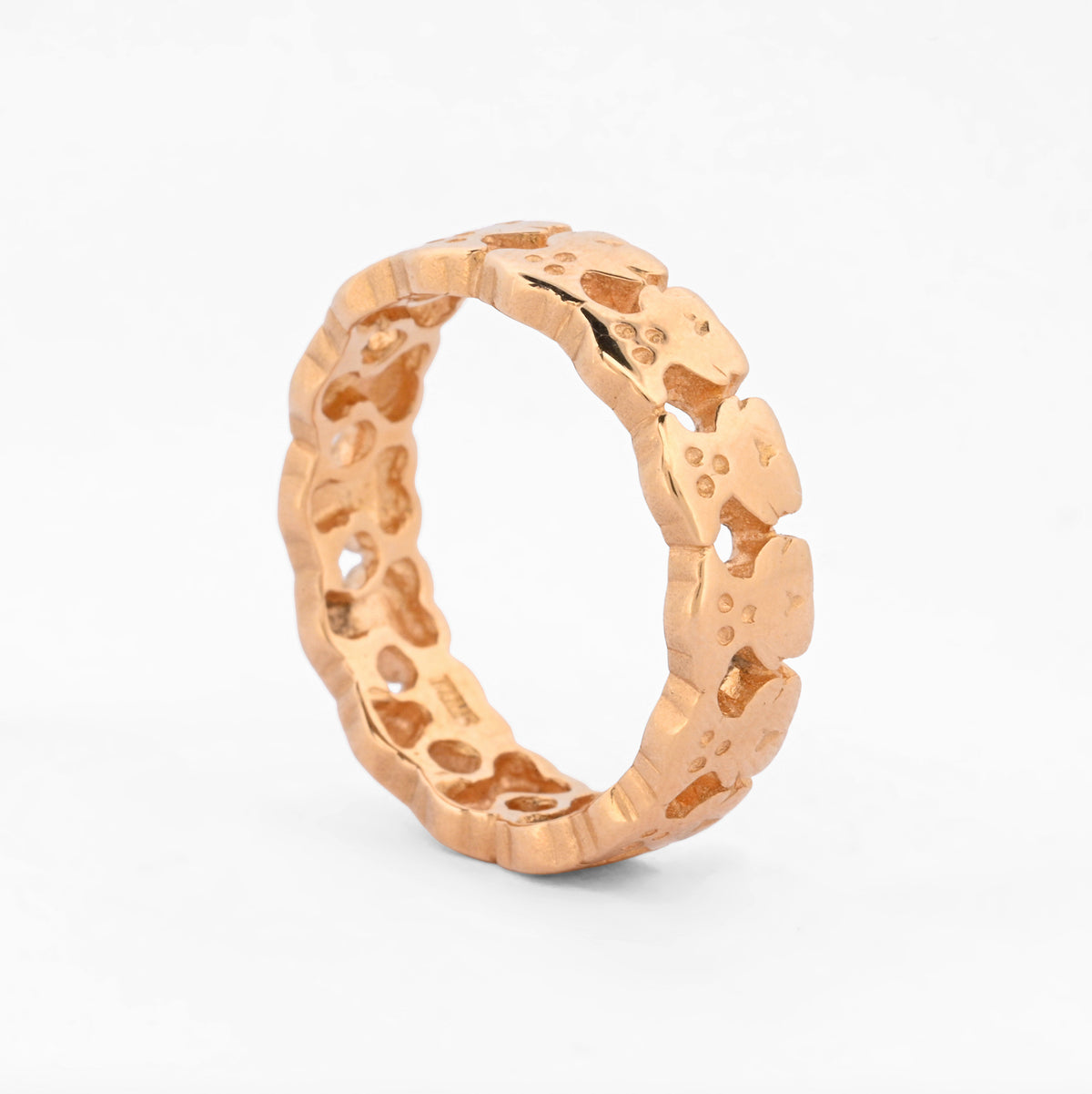Comprar anillo original de TOUS realizado en oro amarillo y todo el anillo esta formado por osos. Joyas Tous baratas.