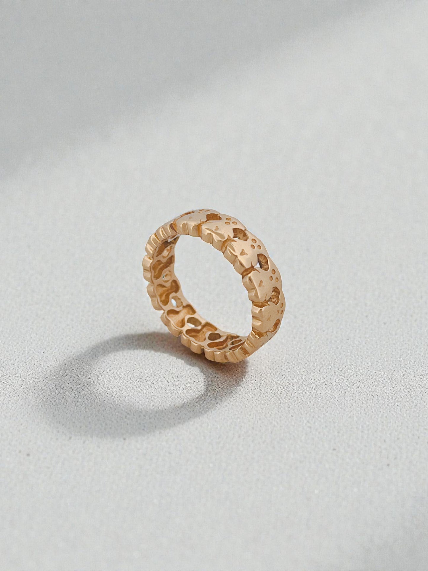 Comprar anillo original de TOUS realizado en oro amarillo y todo el anillo esta formado por osos.Joyas Tous baratas.