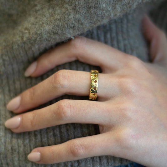 Comprar anillo original de TOUS realizado en oro amarillo y todo el anillo esta formado por osos.Joyas Tous baratas.