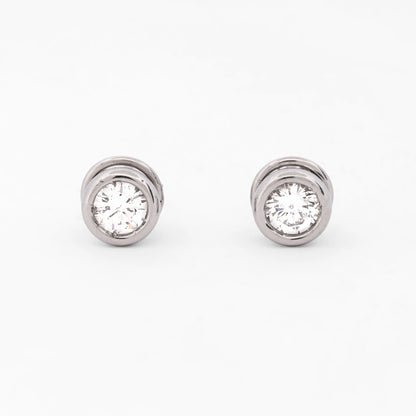 Comprar pendientes tipo dormilonas realizados en oro blanco de 18kt y brillantes con engaste en chatón.  Criollas de oro blanco y diamantes al mejor precio.