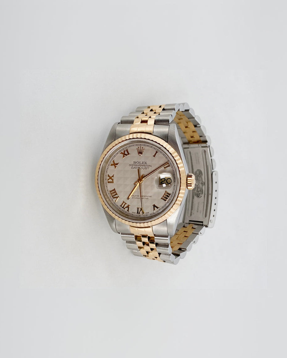Comprar reloj Rolex modelo Datejust Ivory Pyramide Roman de acero y oro 36mm
Relojes Rolex y de lujo nde segunda mano baratos en Barcelona. 