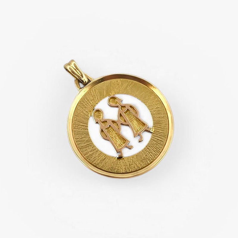 Comprar colgante medalla de pareja realizada en oro amarillo de 18kt. Joyería Ian'Or. Joyas de segunda mano. Joyas restauradas. Colgantes baratos. Envío gratis.
