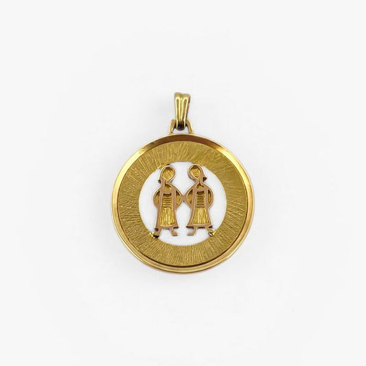 Comprar colgante medalla de pareja realizada en oro amarillo de 18kt. Joyería Ian'Or. Joyas de segunda mano. Joyas restauradas. Colgantes baratos. Envío gratis.