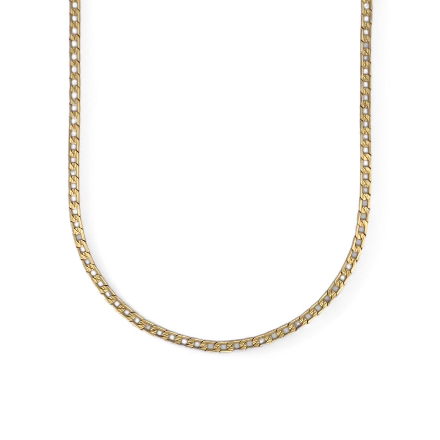 Comprar collar de oro amarillo de 18kt con cadena tipo barbada con un cierre tipo mosquetón. Cadenas de oro de 18kt baratas. Envío gratis. Joyería Ian'Or.