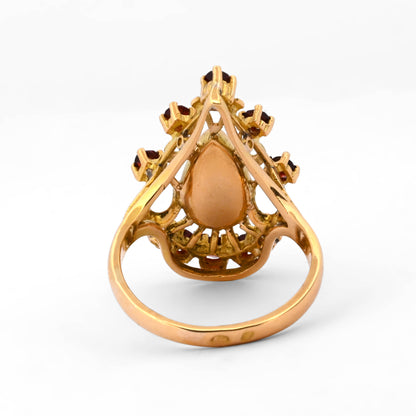 Comprar Sortija en forma de gota realizada en oro amarillo de 18kt y 11 granates. Joyas vintage. Joyas de segunda mano. Joyería Ian'Or.