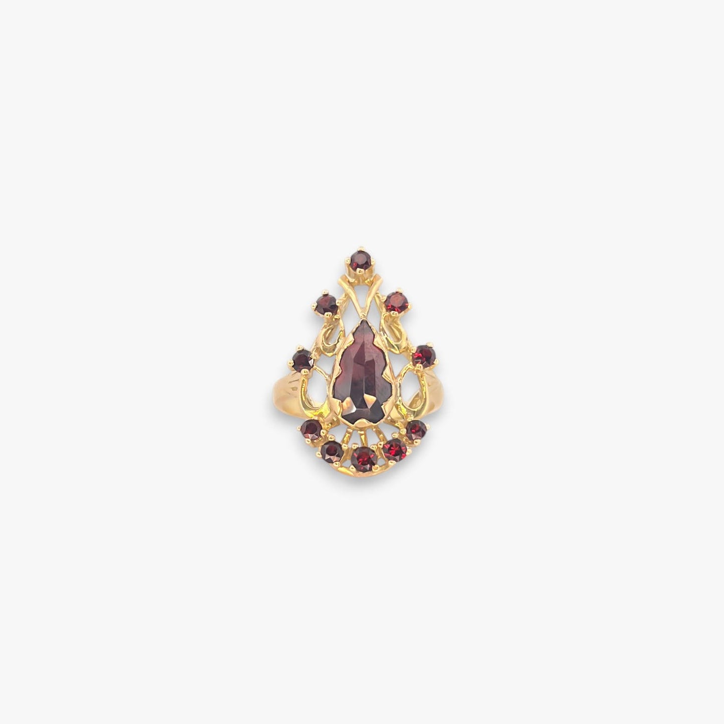 Comprar Sortija en forma de gota realizada en oro amarillo de 18kt y 11 granates. Joyas vintage. Joyas de segunda mano. Joyería Ian'Or.
