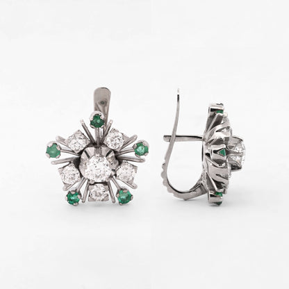 Comprar pendientes antiguos realizados en oro blanco de 18kt, con diamantes y esmeraldas. Cierre de palanca. Pendientes vintage. Envío gratis pieza certificada