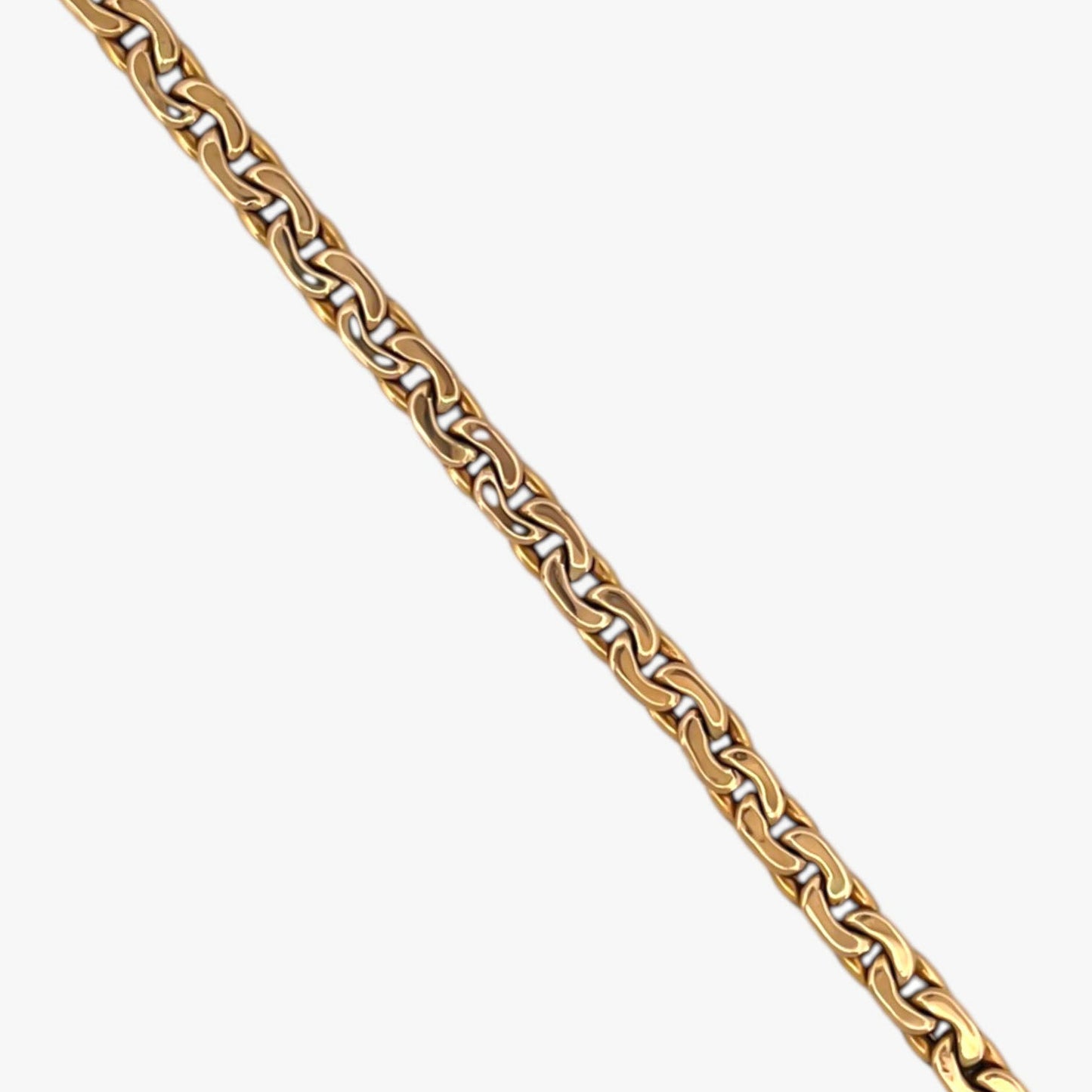 Comprar cadena realizada en oro amarillo de 18kt con eslabones y dispone de un cierre tipo desplegable.Joyas restauradas. Cadenas de oro de 18kt. Joyería Ian'Or.