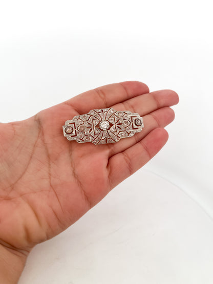 Comprar broche antiguo art decó realizado en oro amarillo de 18k y vistas de platino con diamantes. Este broche refleja un trabajo espectacular de la joyeria de aquella epoca. Ideal para elevar cualquier look y ser el centro de atención en cualquier ocasión. vintage 