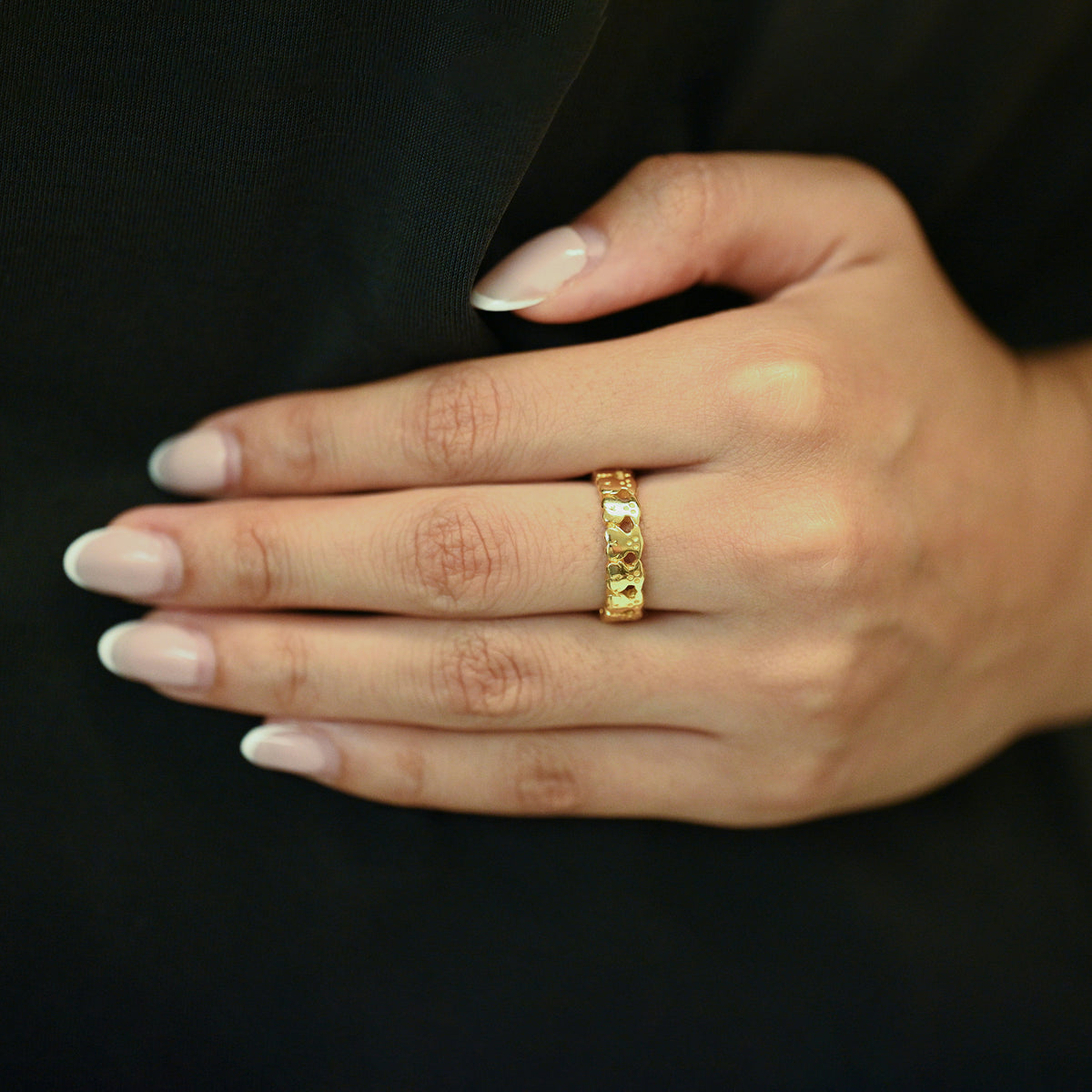 Comprar anillo original de TOUS realizado en oro amarillo y todo el anillo esta formado por osos.Joyas Tous baratas.