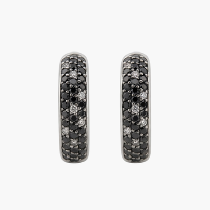 comprar Criollas de oro blanco de 18kt pavé de diamantes, con 7 diamantes blancos y 35 diamantes negros en cada pendiente. 