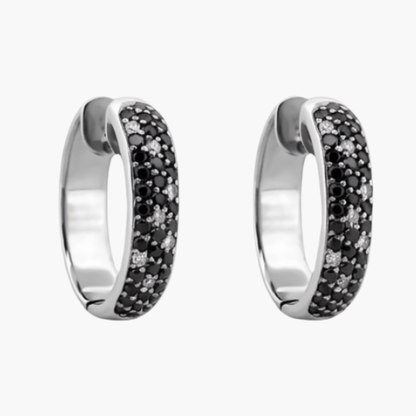comprar Criollas de oro blanco de 18kt pavé de diamantes, con 7 diamantes blancos y 35 diamantes negros en cada pendiente. 