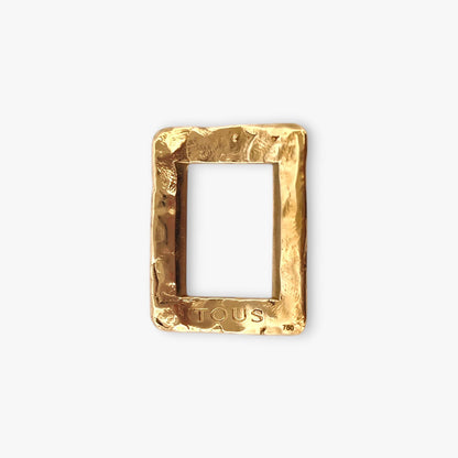 Comprar colgante de oro amarillo de 18kt en forma de rectangulo de la iconica marca de Tous. Un must imprescindible en tu joyero si eres amante de la Firma. Pieza original.