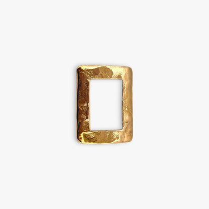 Comprar colgante de oro amarillo de 18kt en forma de rectangulo de la iconica marca de Tous. Un must imprescindible en tu joyero si eres amante de la Firma. Pieza original.