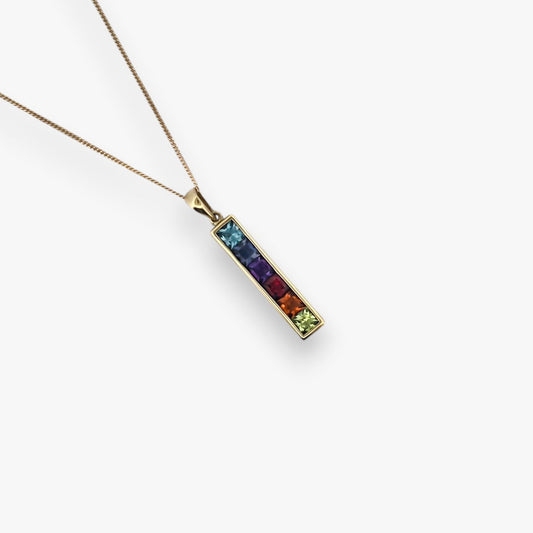 comprar Collar con colgante realizado en oro amarillo de 18kt, con 6 topacios calibrados en talla princesa con los colores del arcoiris. orgullo pride lgtbiq+