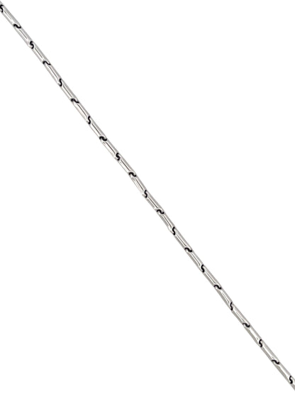 Comprar cadena realizada en oro blanco de 18kt con eslabones de  48,5cm de largo.  Cierre tipo mosquetón. Cadenas de oro blanco gruesas de 18kt semirigida.