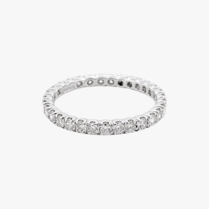 Comprar alianza completa de oro blanco de 18kt con carril de diamantes talla brillante de 0,01ct cada uno. Joyas restauradas. Joyas como nuevas. Joyería Ian'Or.