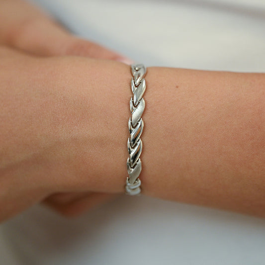 Comprar pulsera realizada en oro blanco de 18kt. Esta pulsera dispone de cierre de cajón con brazo de seguridad. Joyería segunda mano Barcelona.
