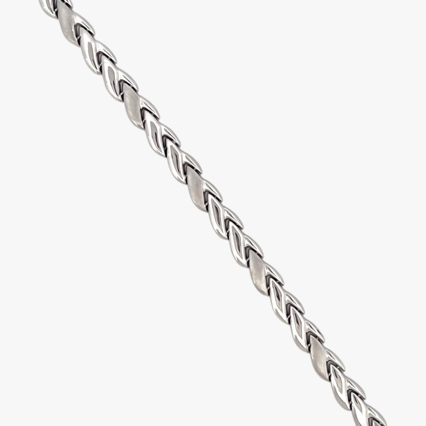 Comprar pulsera realizada en oro blanco de 18kt. Esta pulsera dispone de cierre de cajón con brazo de seguridad. Joyería segunda mano Barcelona.