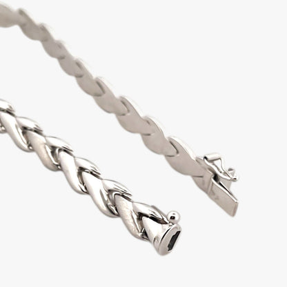 Comprar pulsera realizada en oro blanco de 18kt. Esta pulsera dispone de cierre de cajón con brazo de seguridad. Joyería segunda mano Barcelona.