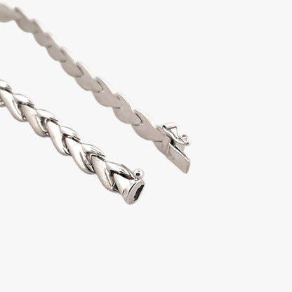 Comprar pulsera realizada en oro blanco de 18kt. Esta pulsera dispone de cierre de cajón con brazo de seguridad. Joyería segunda mano Barcelona.
