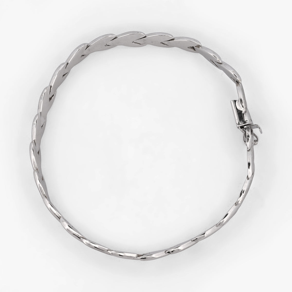 Comprar pulsera realizada en oro blanco de 18kt. Esta pulsera dispone de cierre de cajón con brazo de seguridad. Joyería segunda mano Barcelona.