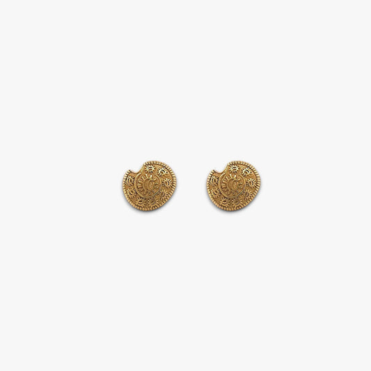 Comprar pendientes de oro amarillo de 18kt originales de la firma TOUS con grabado del imperio maya y estos pendientes disponen de cierre a presión
La mejor joyería compra-venta de Oro de Barcelona, te garantizamos el mejor precio. Restauración de joyas vintage y segunda mano.
