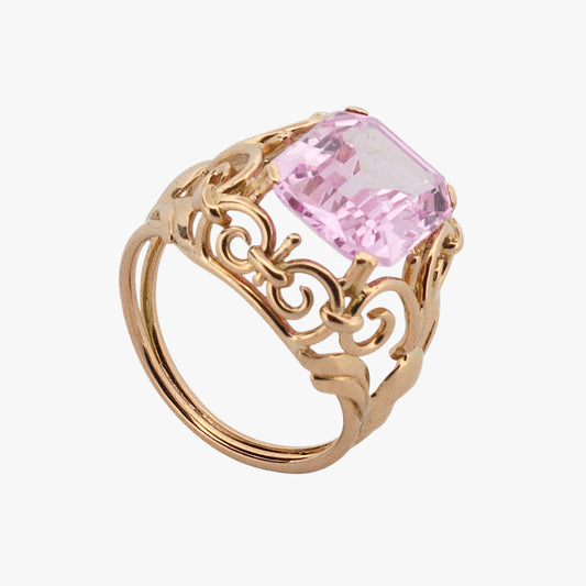 comprar anillo de oro amarillo de 18k montura calada con intrincada filigrana,rosa de francia en talla esmeralda vintage. De estilo eduardiano