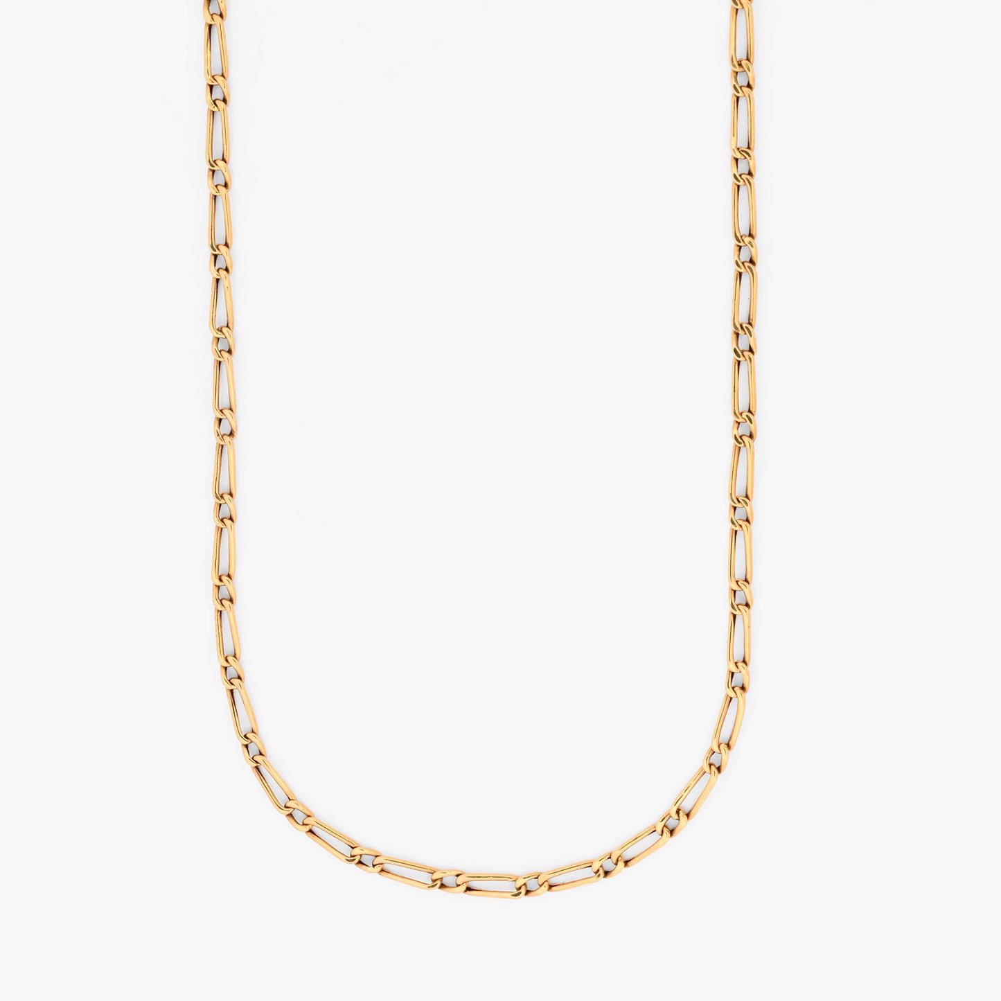 Cadena estilo Figaro de eslabones alternados de oro amarillo 18kt. Pieza equilibrada de alta resistencia y estética uniforme. Envío gratuito y pieza certificada