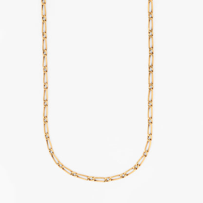 Cadena estilo Figaro de eslabones alternados de oro amarillo 18kt. Pieza equilibrada de alta resistencia y estética uniforme. Envío gratuito y pieza certificada