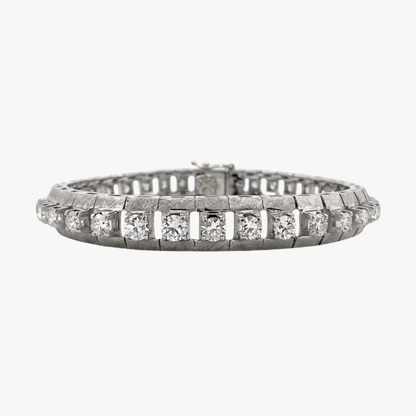 Comprar pulsera riviere de oro blanco de 18kt con 36 diamantes. Dispone de cierre cajón y cierre lateral de seguridad. Envìo gratis, pieza certificada