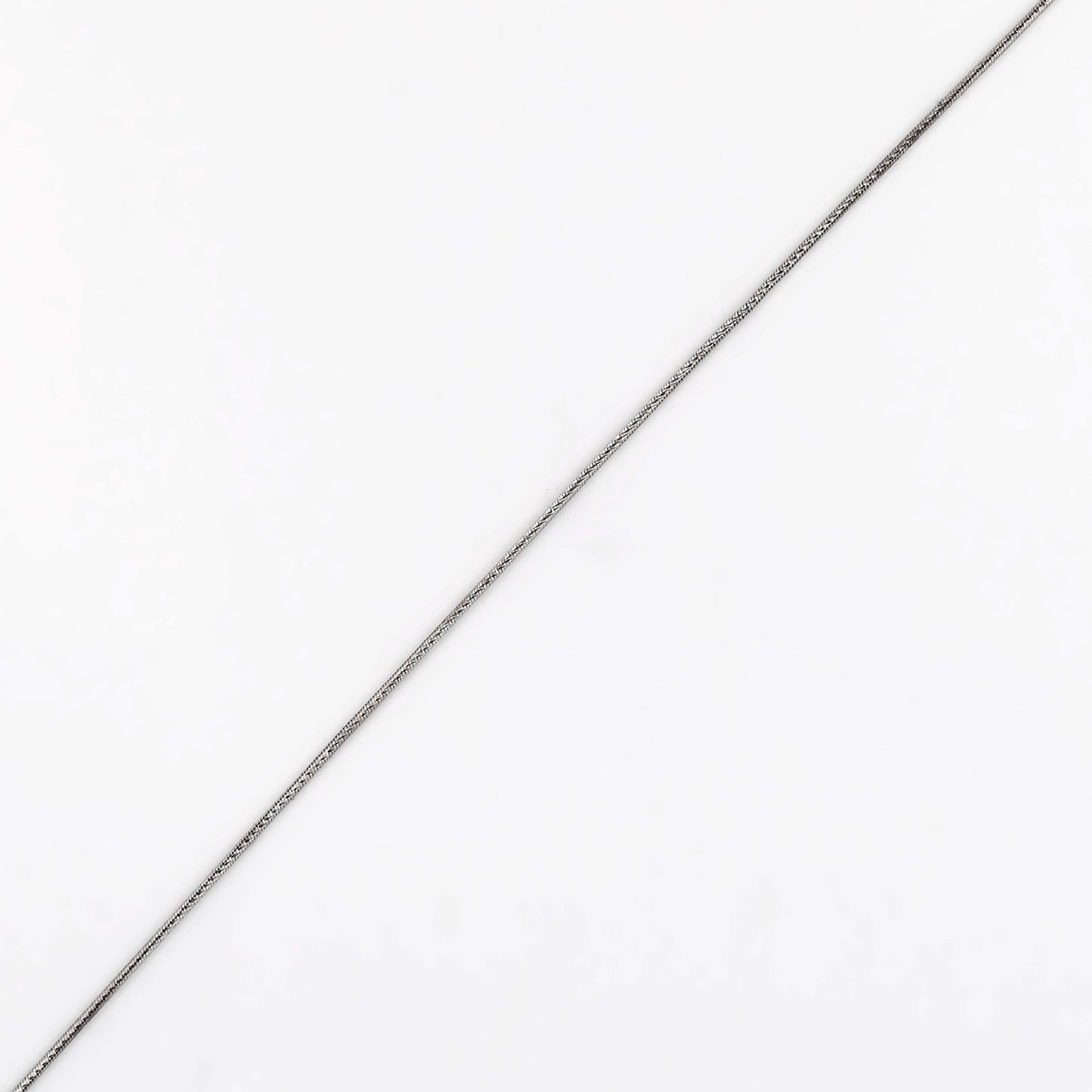 Comprar cadena cola de ratón de oro blanco de 18kt. Esta cadena dispone de cierre tipo mosquetón.Venta de joyas de lujo restauradas al mejor precio. Envío GRATIS.