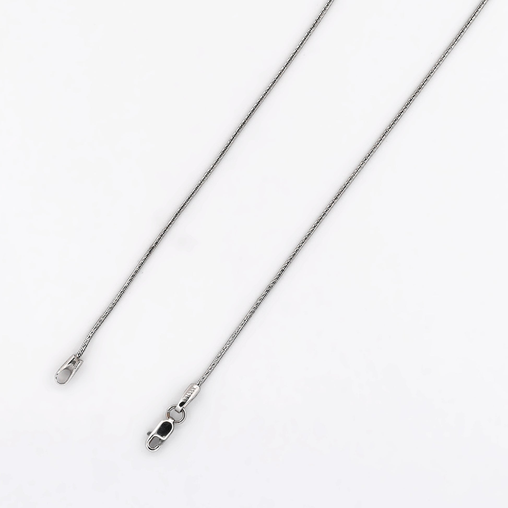 Comprar cadena cola de ratón de oro blanco de 18kt. Esta cadena dispone de cierre tipo mosquetón.Venta de joyas de lujo restauradas al mejor precio. Envío GRATIS.